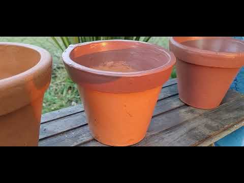 How to Renew Terracotta Pots and Make DIY Terracotta-Colored Paint
