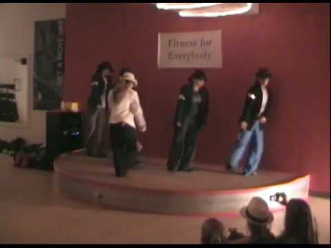 Michael Jackson/ Smooth Criminal dance routine wit...