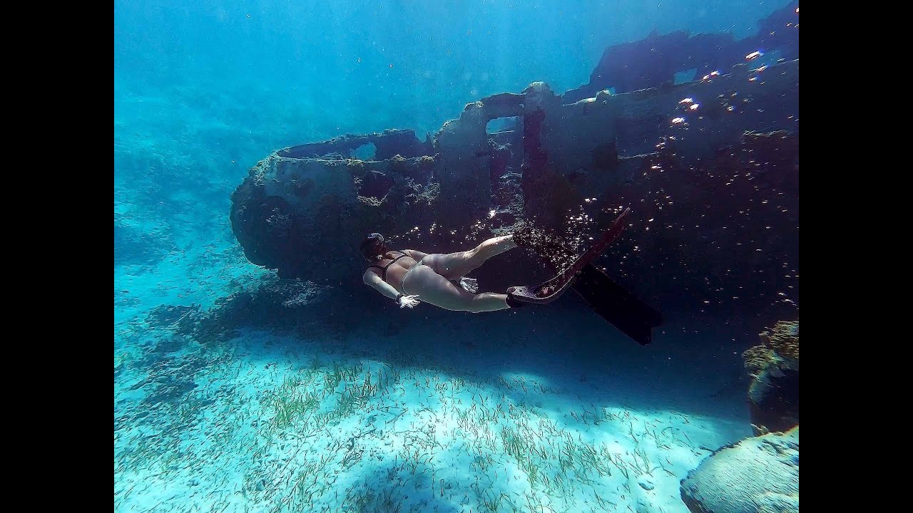 Girls, DRUGS from Pablo Escobar, racing Dolphins....Planes in Norman Cay! [S1:E10]