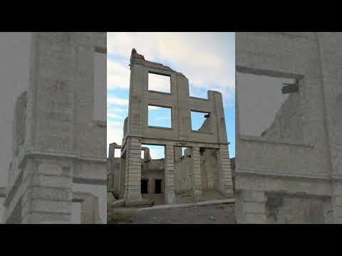 Video: Rhyolite Ghost Town in Nevada: The Complete Guide
