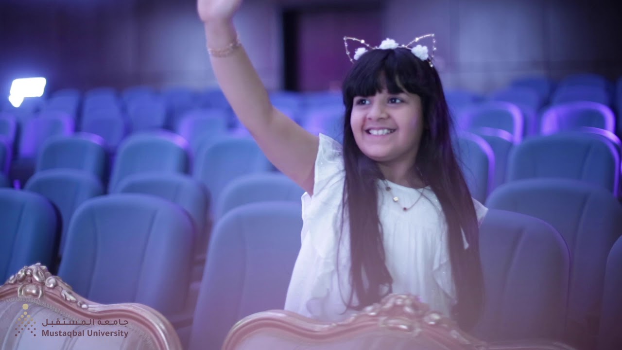 مشاهد من حفل تخريج طالبات الدفعة العاشرة بجامعة المستقبل