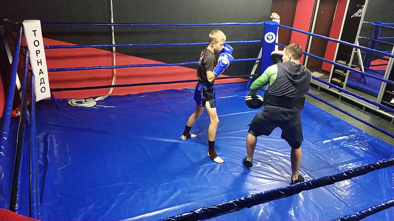 Boxing pad work with Illya / WKA Kickboxing / робота на боксерських