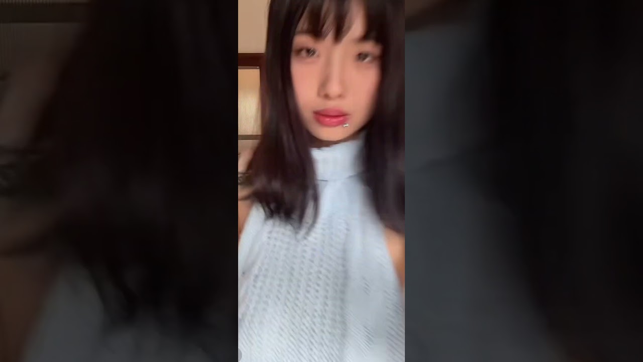 例のセーター