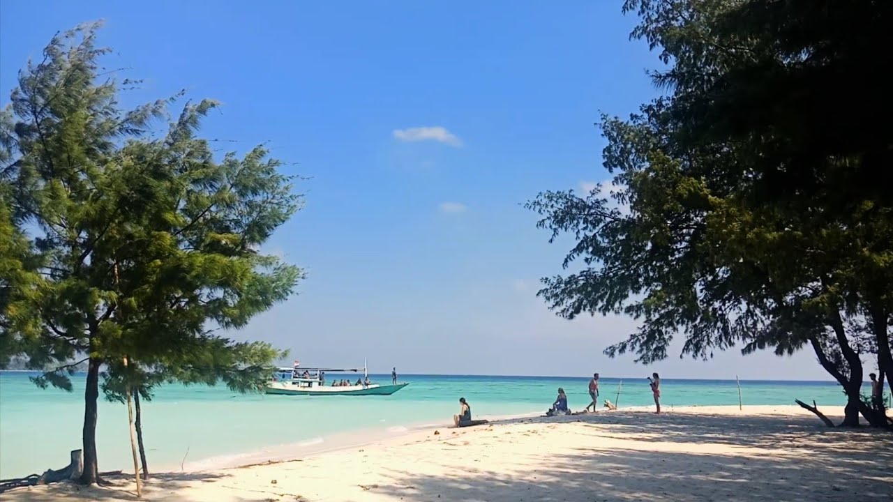 Karimunjawa - kuliner karimunjawa - Pantai batu topeng - Travelling ...