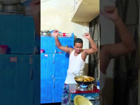 নিজের রান্নায় মজা হয় তার রিয়াকশন