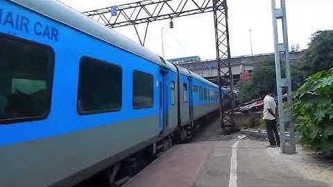 12340 Dhanbad Howrah coalfield express high-speed skipping the station 🔥🇮🇳