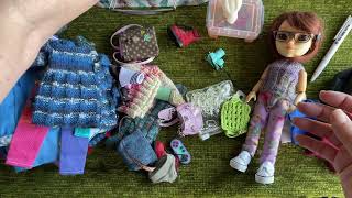 Wren Packing her Suitcase