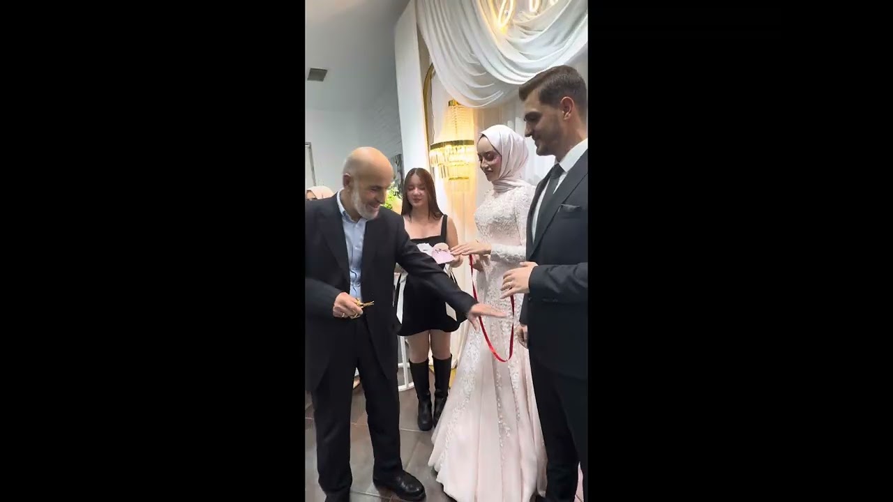 Sizce artık isteme söz nişan bir arada ve davet evinde yapılması ne kadar doğrudur…..☺️