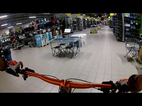 Decathlon'da tek teker (wheelie at decathlon store)