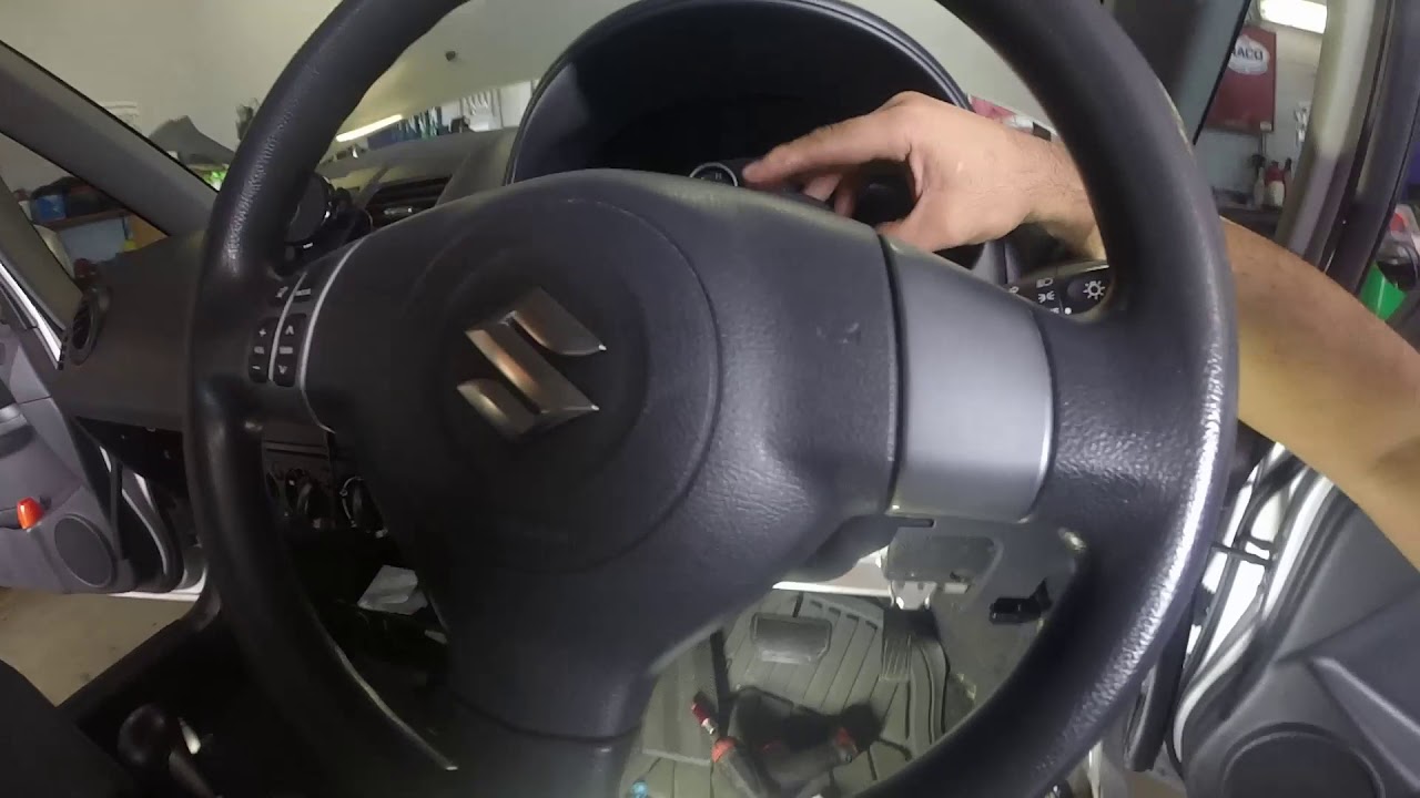 Suzuki Liana Dashboard removal part 1