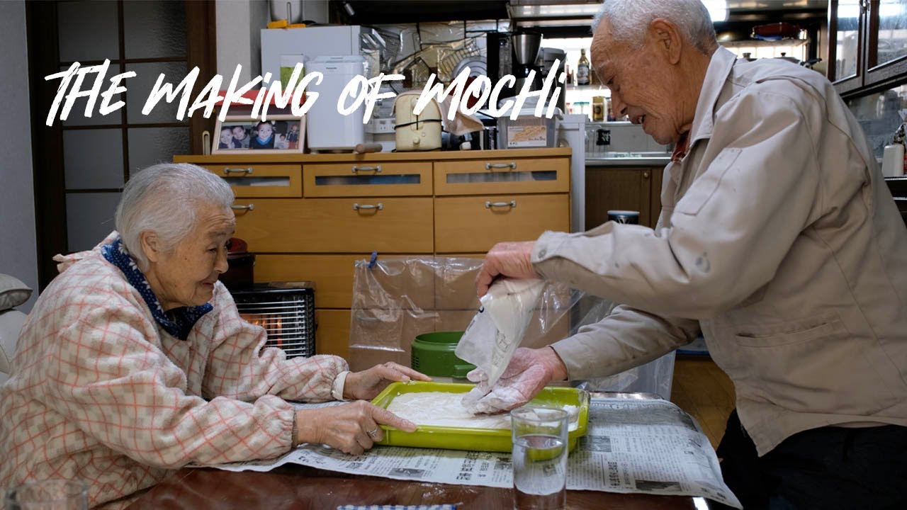 Japanese Grandpa Makes Mochi | New Year Tradition | JAPAN VLOG 24