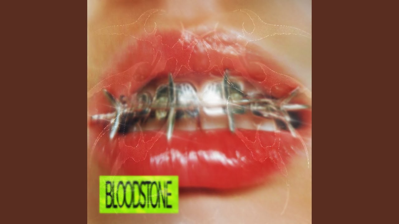 Alone adlı videoyu YouTube'da izle Alone adlı videoyu YouTube'da izle