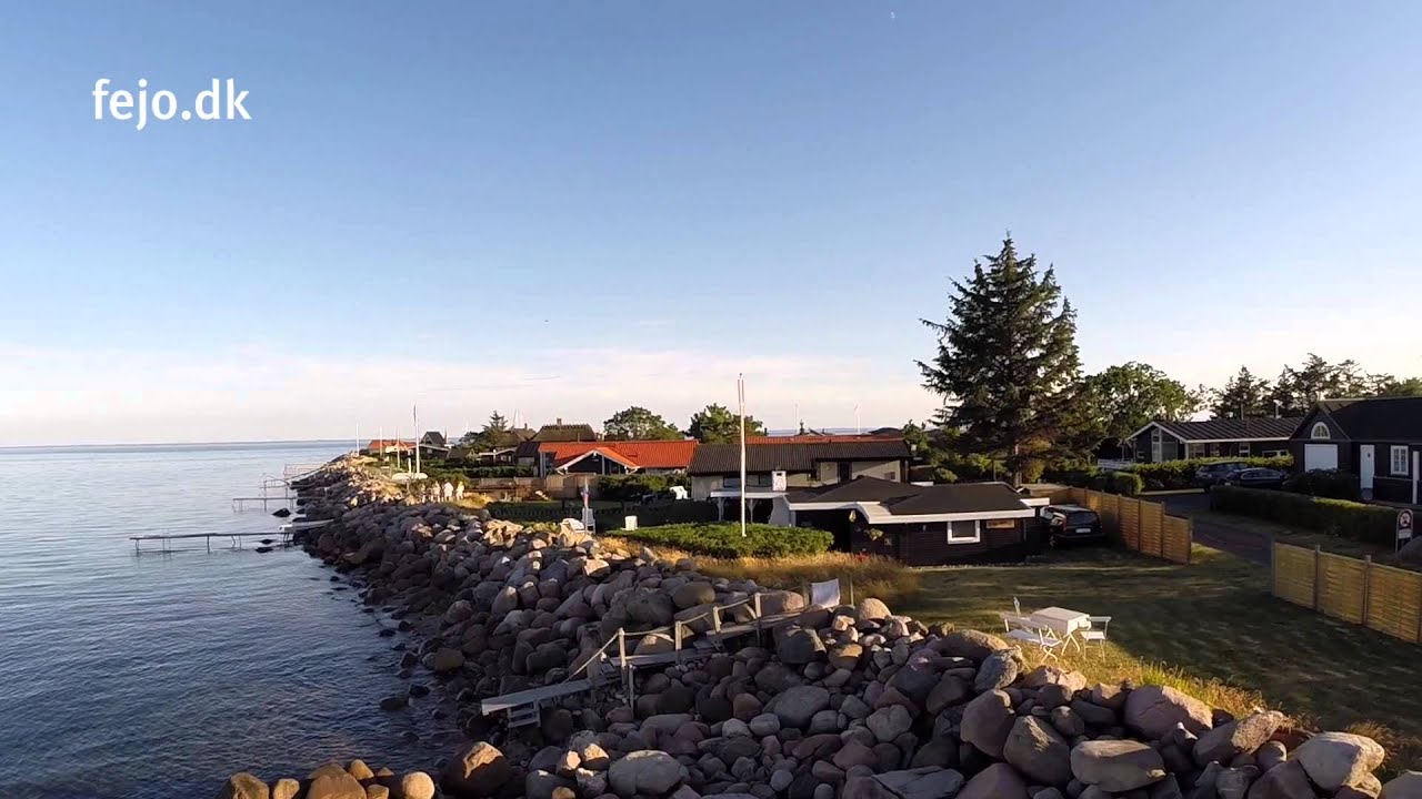 Juelsminde von oben: Türkises Meer und tolle Ferienhäuser an der Ostsee
