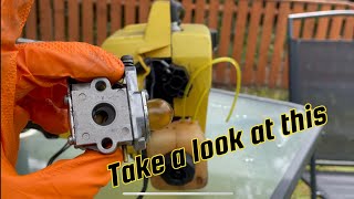 Trying to get this mcculloch 2 stroke trimmer to fire up #2stroke #trimmer