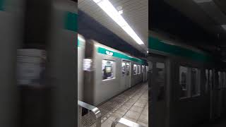 京都市営地下鉄烏丸線 10系 1120F 竹田行き 烏丸御池駅到着