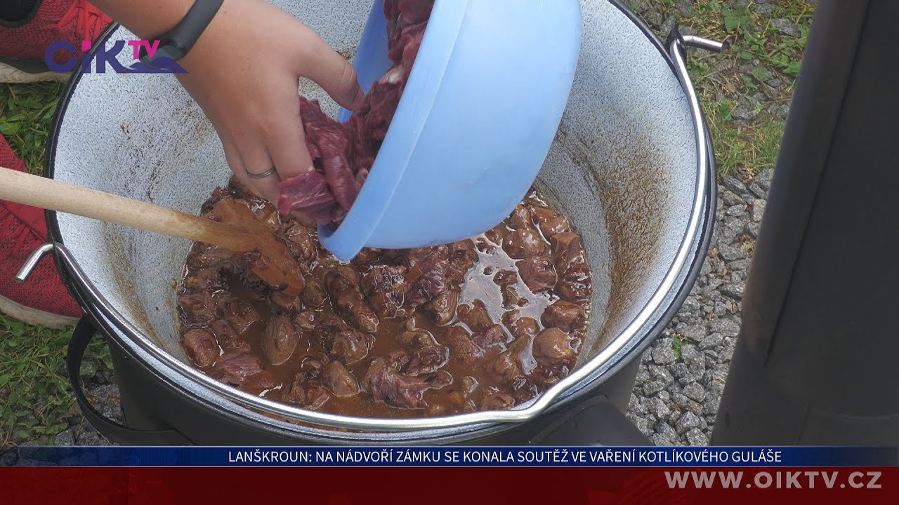 Lanškroun: Na nádvoří zámku se konala soutěž ve vaření kotlíkového guláše