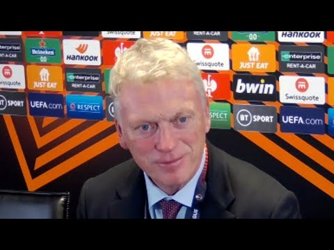 Video: David Moyes nettoverdi: Wiki, gift, familie, bryllup, lønn, søsken