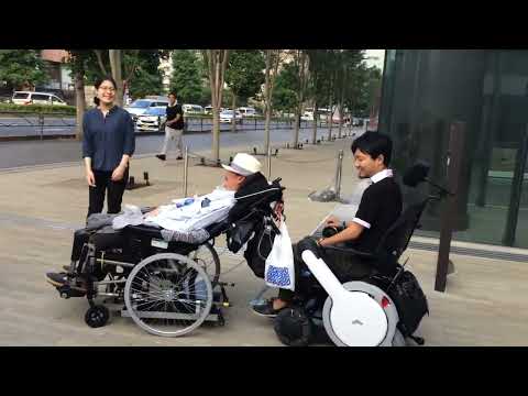 ALS  真下貴久 WHILL 岡部さんを押す