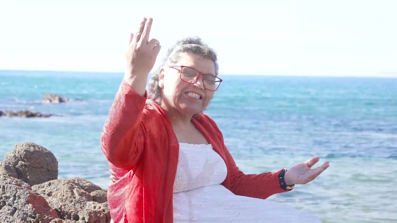Nombre de Gloria alabanza  adoradora Erika Silva