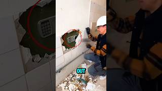 This Worker Found A Secret Safe While Demolishing A House 🏡‼️
