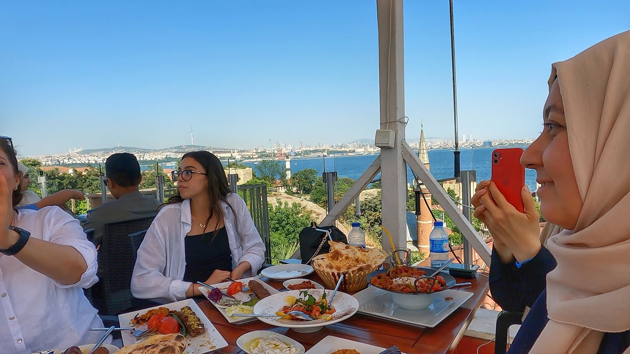 Lunch At Rooftop In Istanbul VLOG & Easy No Bake Strawberry Cake