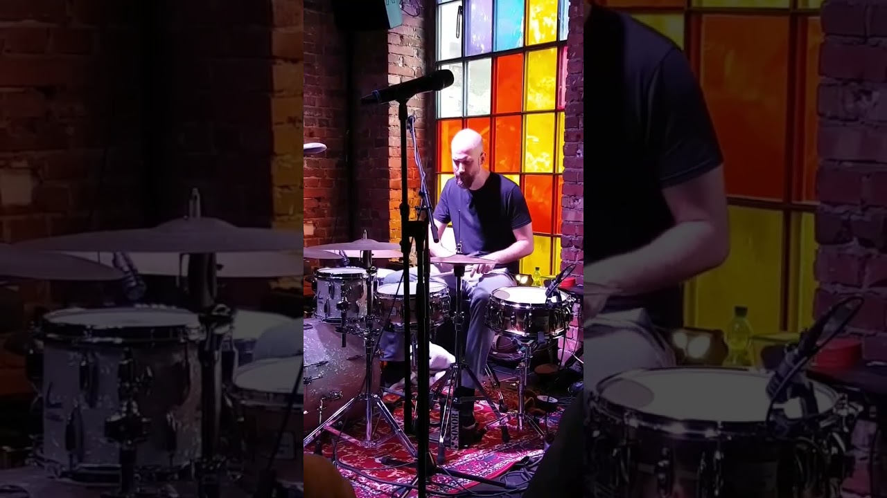 Benny Greb playing at the 