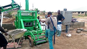 Conmach BlockKing-09Md Block & Interlock Making Machine during 10x20 cm Interlock Production 1