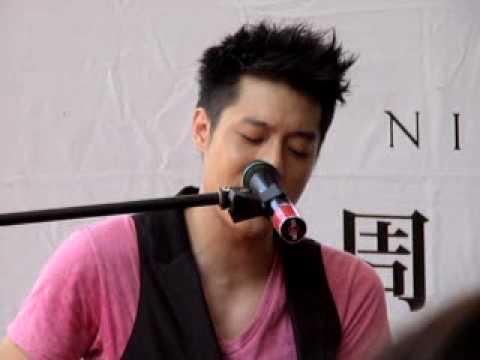 2010-6-19周湯豪@高雄新光三越part3-翻頁作廢+'訪問.mpg