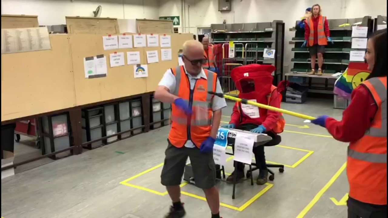 Leiston posties sing for the NHS