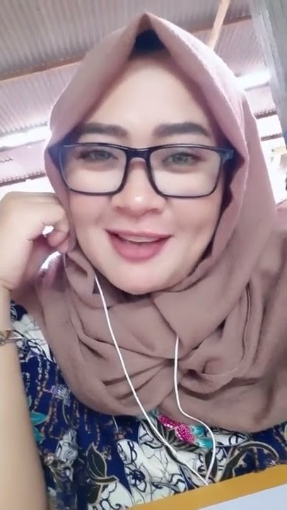 Pacaran Sama Emak Cantik