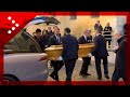 Addio a Siniša Mihajlovic, l'arrivo del feretro in Campidoglio per la camera ardente