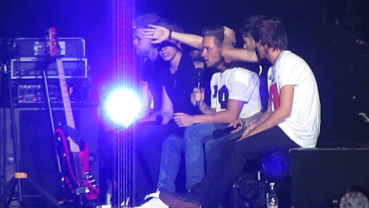 One Direction - Niall's Final Speech + My Humps (Brisbane 20/10/13)