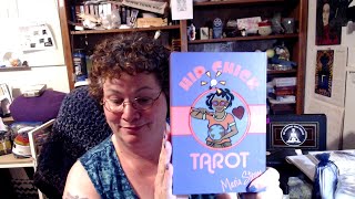 ArwenTalks: Hip Chick Tarot Unboxing (Schiffer 2018)
Get your Hip Chick Tarot here: https://amzn.to/2H2RtWq
Learn how to be a patron: http://www.patreon.com/arwenlynch ArwenTalks: Hip Chick Tarot Unboxing (Schiffer 2018)