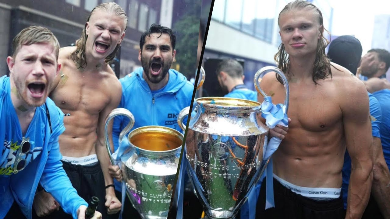 Treble Winners 🙌 Celebration in the Streets of Manchester