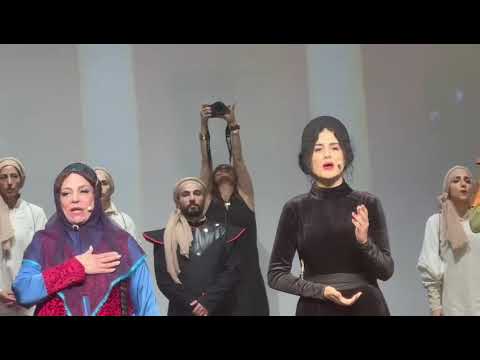 اجرای سرود ای ایران در کنسرت نمایش سیصد در لس آنجلس