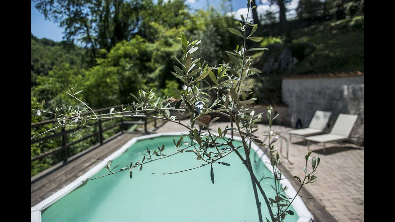 V4137 | Hamlet of 4 Houses + a Pool near Pescaglia, Lucca