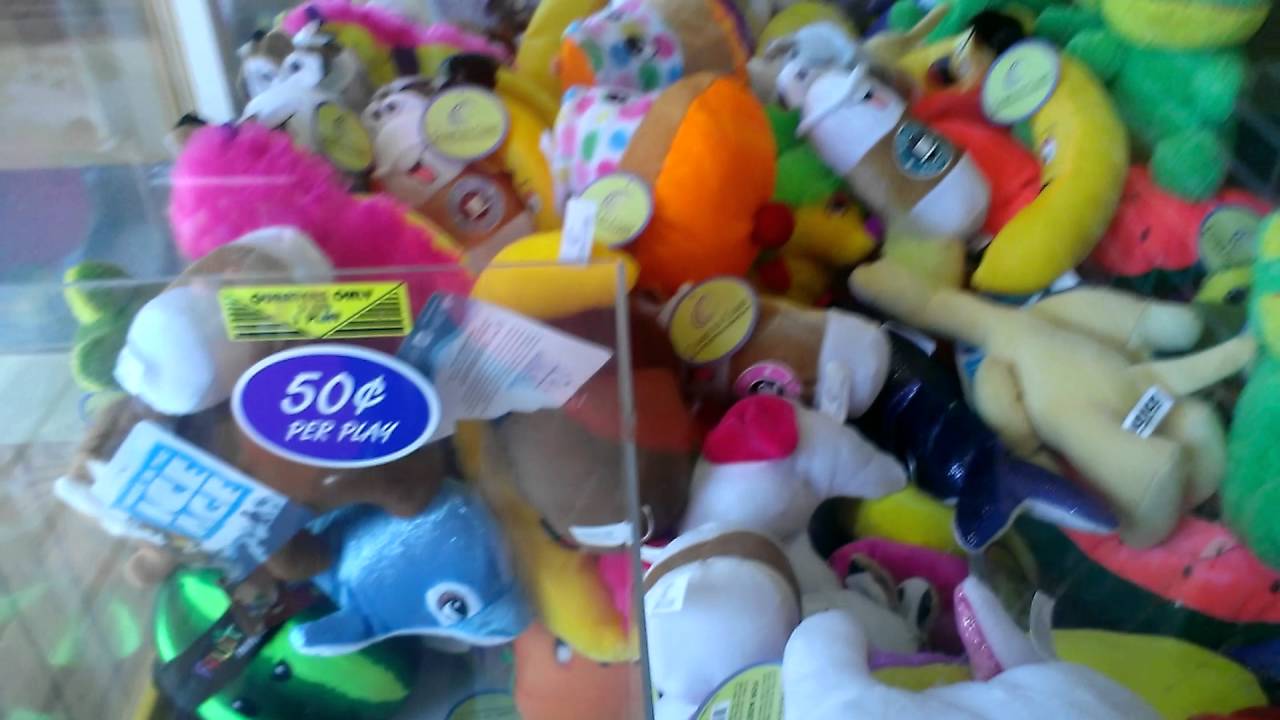 ROUTE 66 CLAW MACHINE @ PIZZA HUT BEATING THE PAYOUT RATE  WITH 50 CENTS