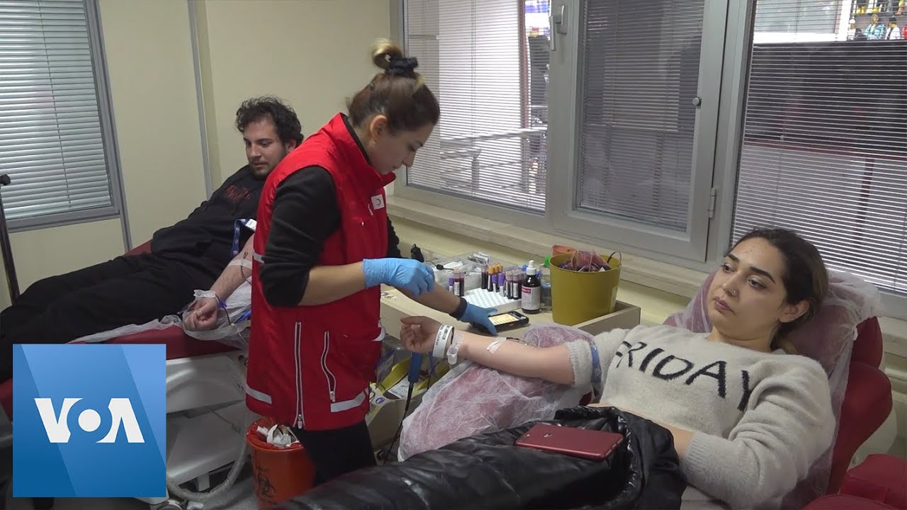 People Donate Blood to Help Earthquake Victims in Turkey | VOA News