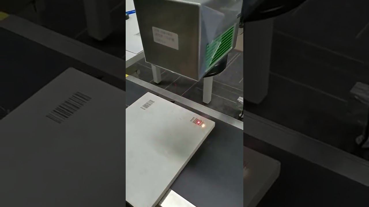 30W CO2 flying laser marking machine  for barcode