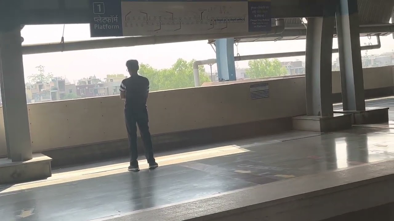 Delhi metro blue line Mayur vihar 1 to Yamuna bank