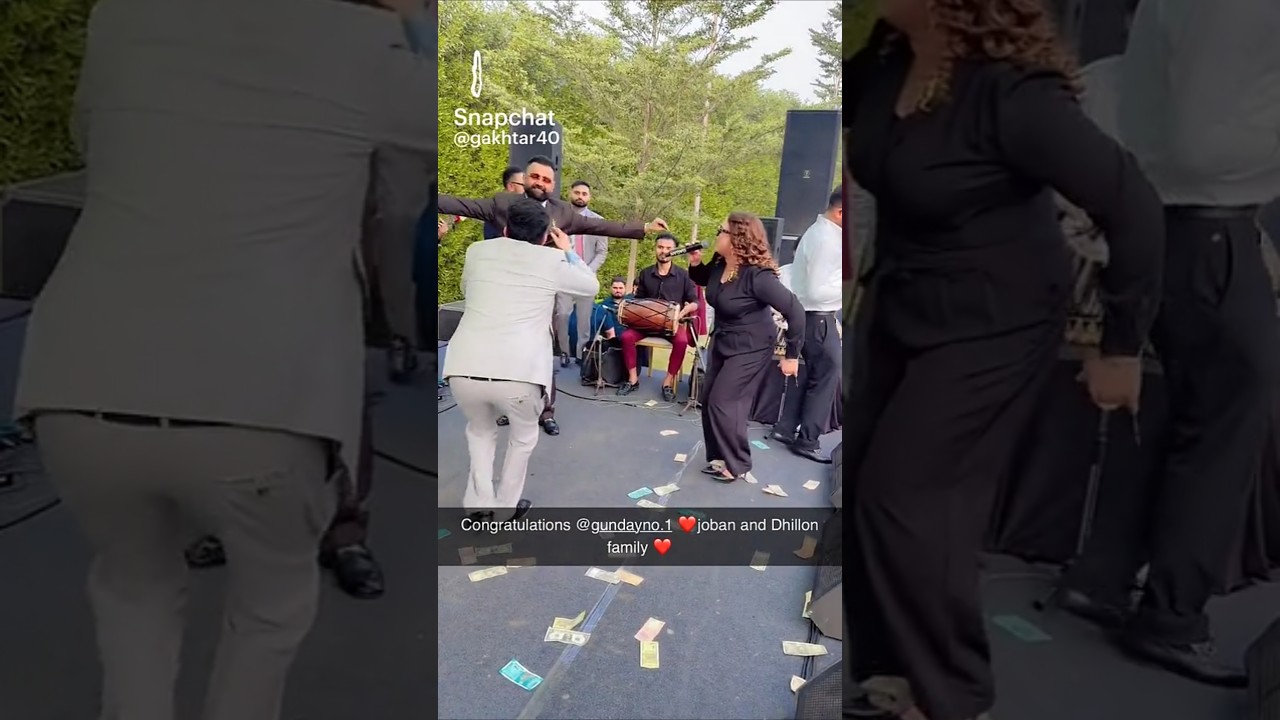 Gurlez Akter & Amrit Maan Stage Show 🧡