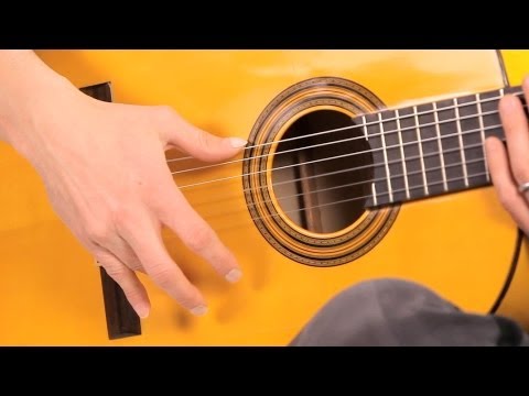 Vídeo: Como Combinar O Golpe Da Guitarra Com As Músicas
