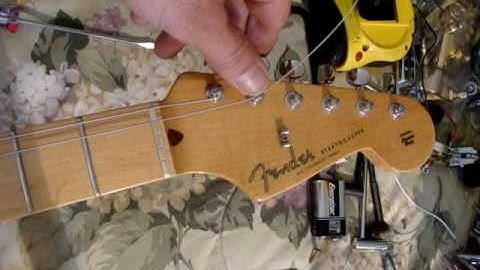 Fender Locking Tuner Instruction Demo