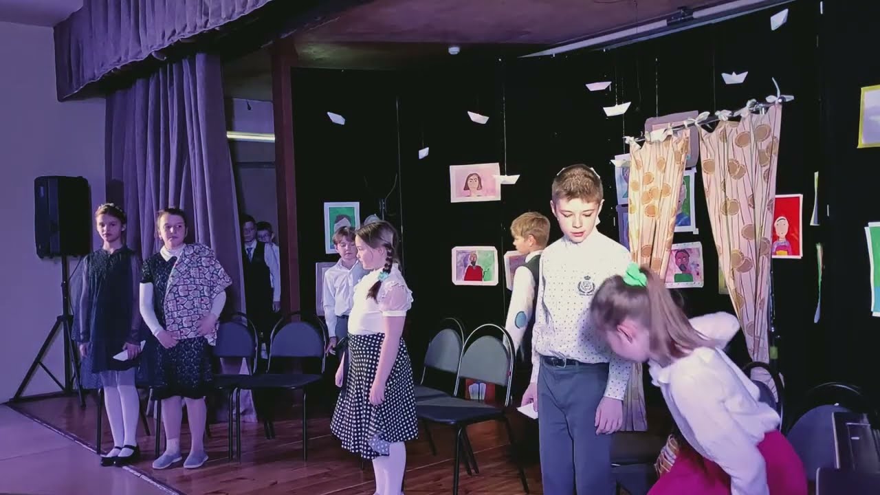 Спектакль «Вот вам стакан воды...» - YouTube