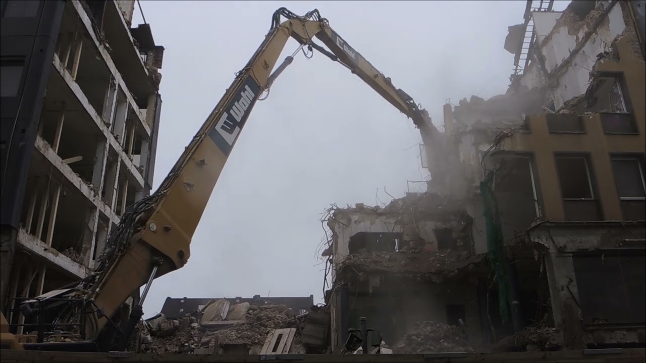 Excavator  CAT 352 ng longfront demolition site  Stern-Verlag