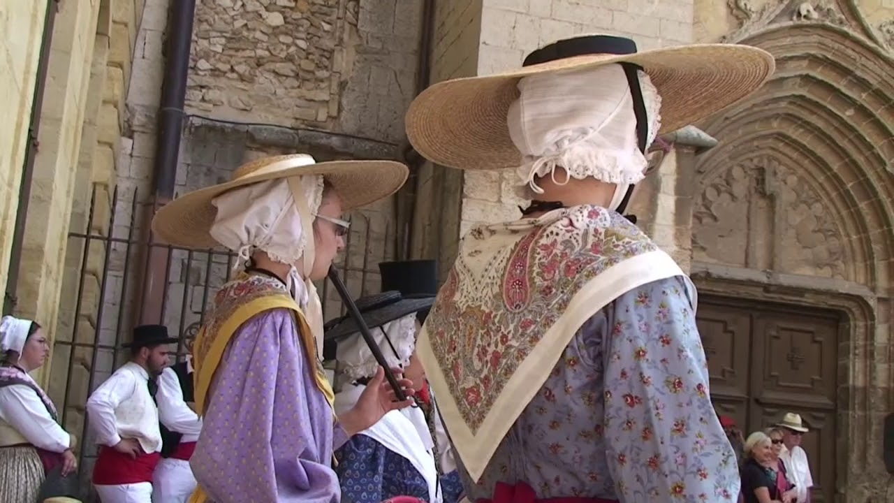 Fête Folklorique Saint Maximin la Sainte Baume YouTube Fête Folklorique Saint Maximin la Sainte Baume YouTube