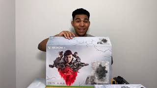 Gears 5 Xbox One X Console Unboxing & Comparison