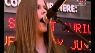 Avril Lavigne - Sk8er Boi @ Channel V 09/06/2003