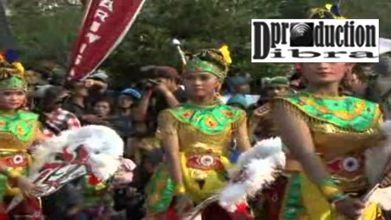 Kuda Lumping dalam Parade Barongan Nusantara - YouTube