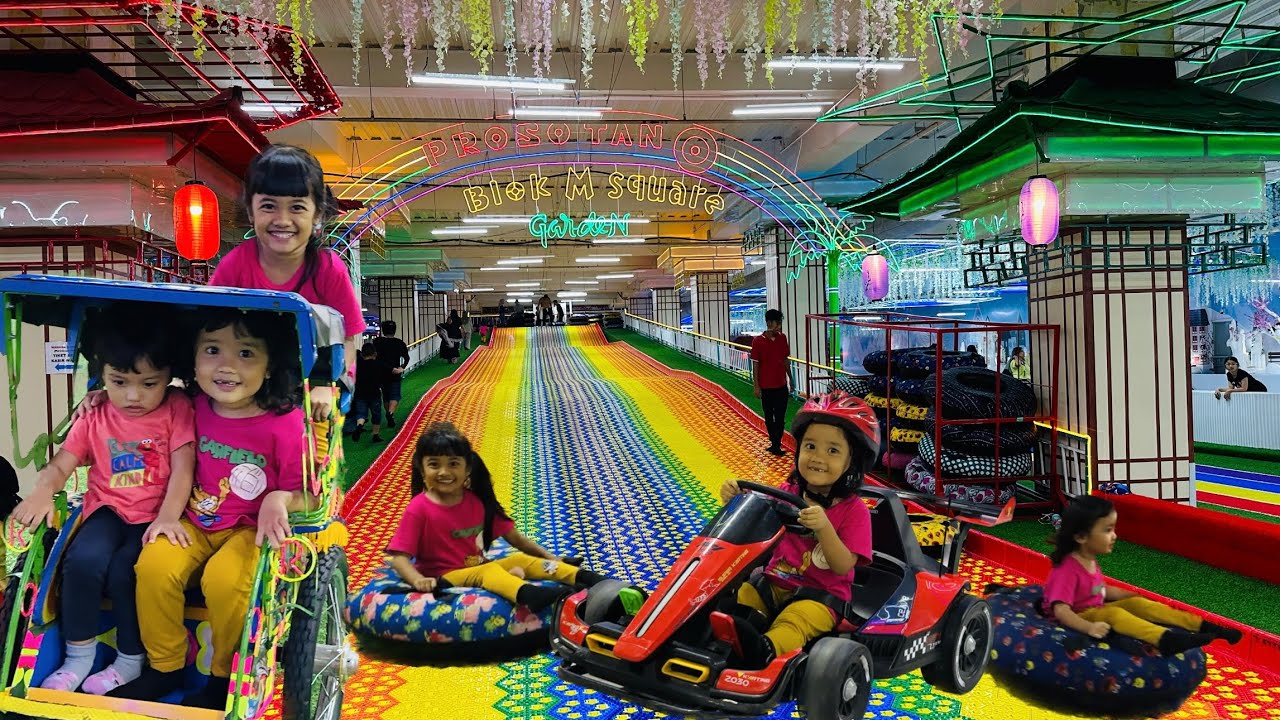 BLOK M SQUARE GARDEN EAT AND PLAY